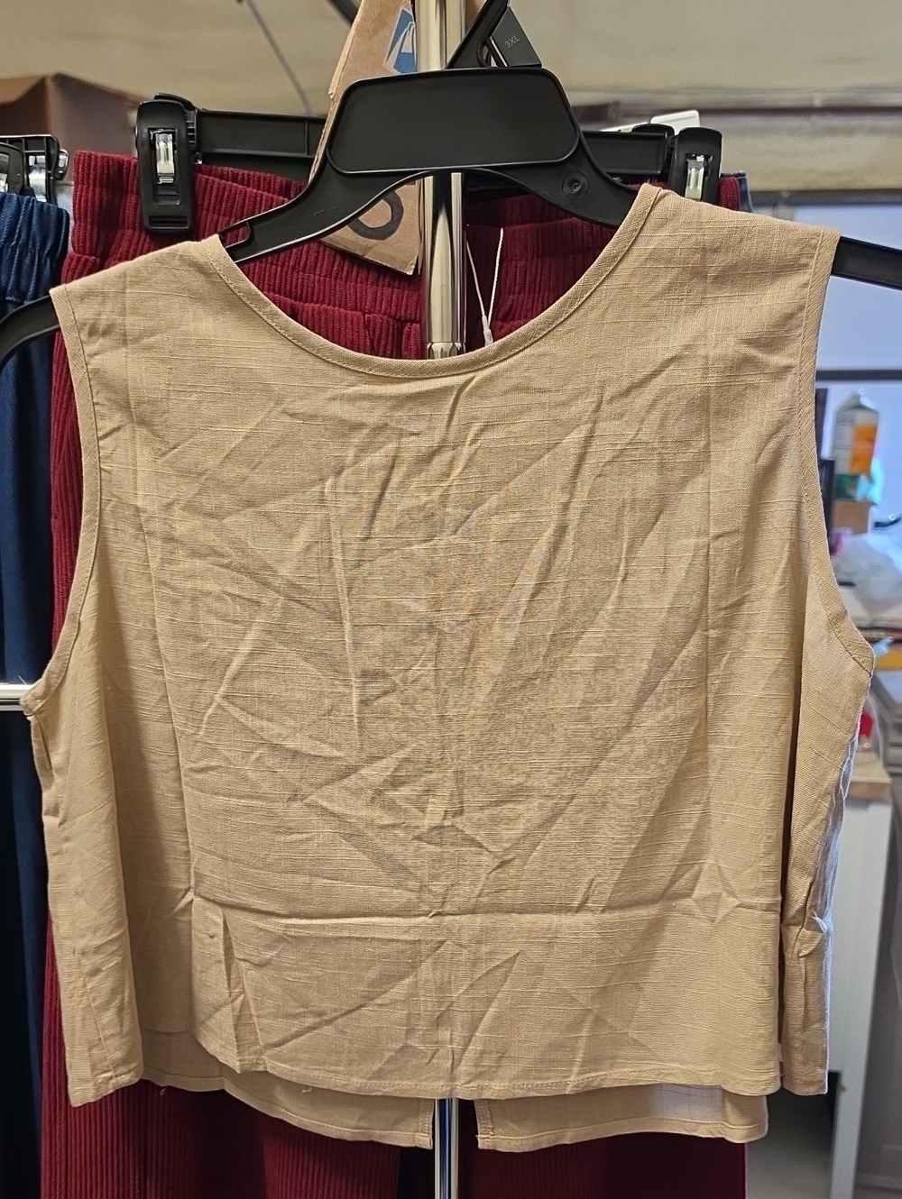 Nwt HALARA linen Blend Sleeveless Beige Button-Front Crop Top - Picture 5 of 5